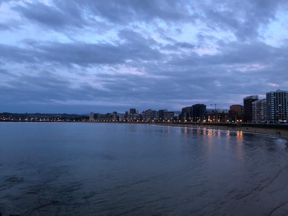Alojamientos Muelle De Gijón Zewnętrze zdjęcie